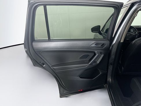 Used 2019 Volkswagen Tiguan SE image 25