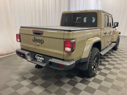Used 2025 Jeep Gladiator Sport AWD/4WD image 5