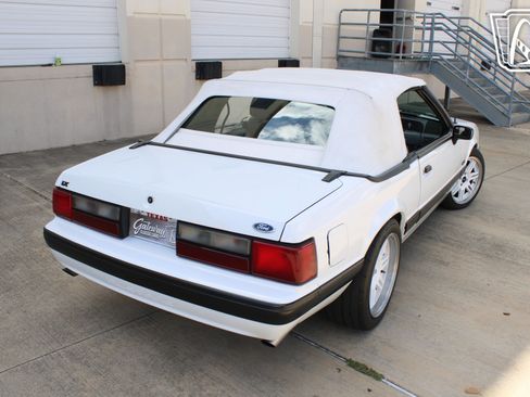 Used 1989 Ford Mustang LX RWD image 16
