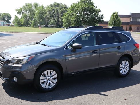 Used 2018 Subaru Outback 2.5i Premium AWD/4WD image 10
