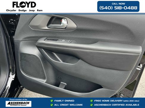 New 2027 Chrysler Pacifica Select AWD/4WD image 35