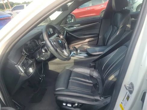 Used 2017 BMW 530i RWD image 3