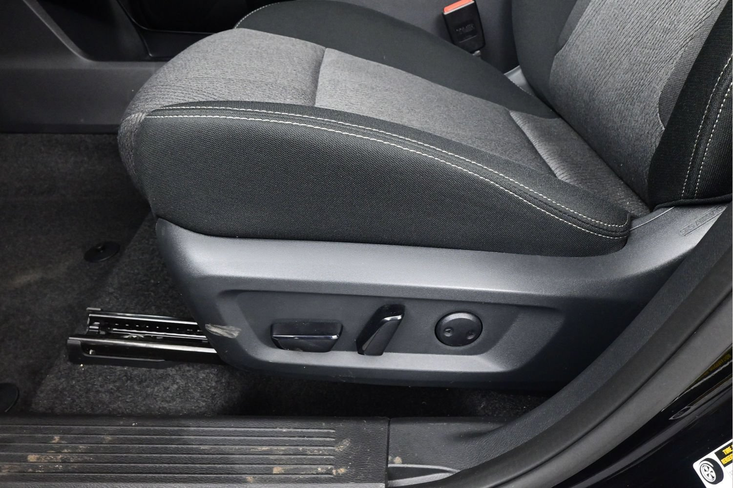 Certified 2026 Nissan Rogue SV w/ Cold Weather Package FWD image 10