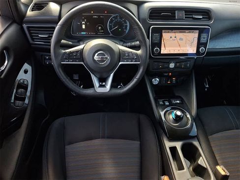 Used 2022 Nissan Leaf SV image 10