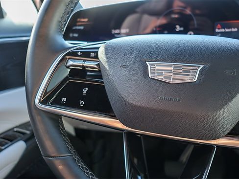 Used 2024 Cadillac Lyriq Sport image 15