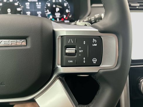 Certified 2025 Land Rover Discovery S AWD/4WD image 12