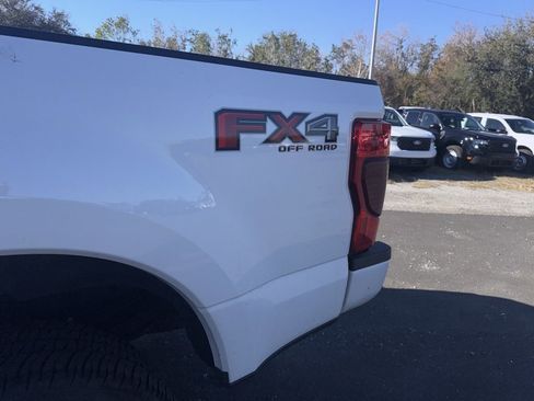 Used 2022 Ford F350 Platinum w/ FX4 Off-Road Package image 4