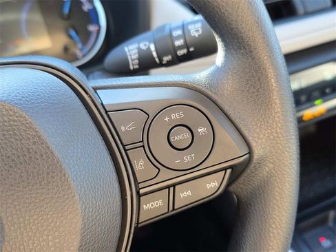 Used 2025 Toyota RAV4 XLE image 13