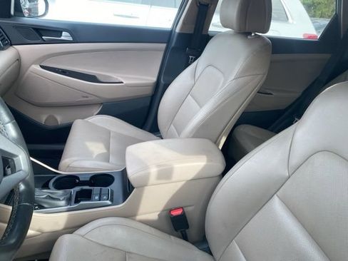 Used 2018 Hyundai Tucson Limited image 7