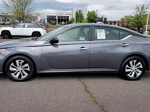 Used 2025 Nissan Altima 2.5 S FWD image 5