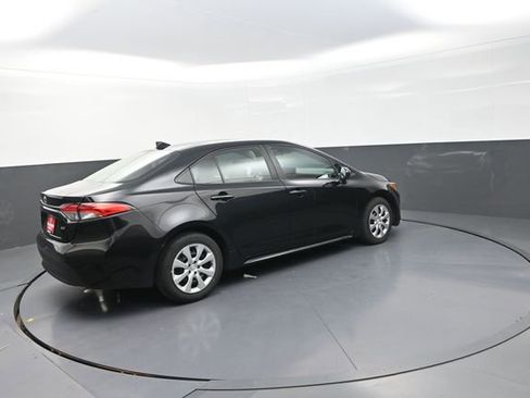 Used 2024 Toyota Corolla LE image 12