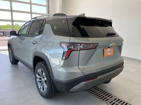 New 2026 Chevrolet Equinox LT w/ Convenience Package II AWD/4WD image 2