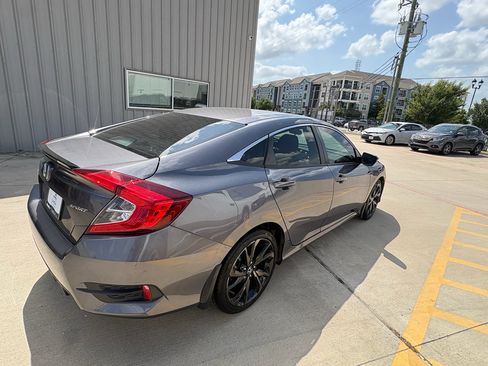 Used 2019 Honda Civic Sport image 8
