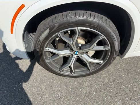 Used 2020 BMW X5 xDrive40i w/ M Sport Package AWD/4WD image 4