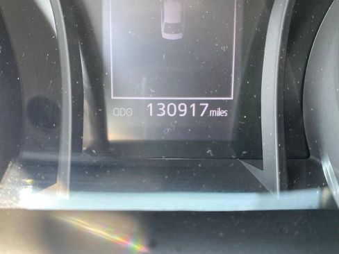 Used 2020 Toyota Camry SE FWD image 5