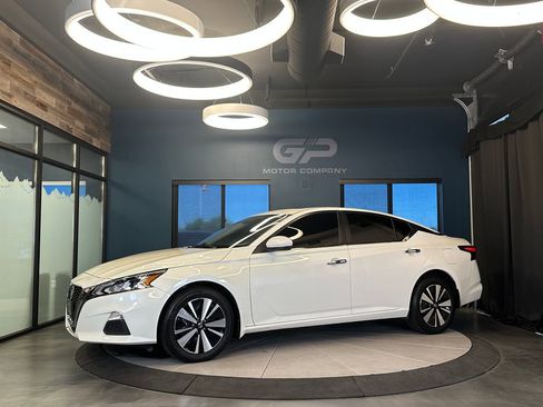 Used 2022 Nissan Altima 2.5 SV w/ SV Premium Package AWD/4WD image 7