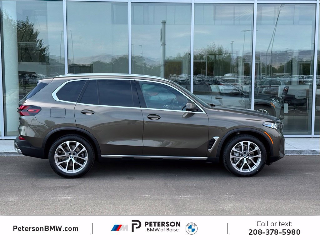 Used 2024 BMW X5 xDrive40i w/ Premium Package AWD/4WD image 6