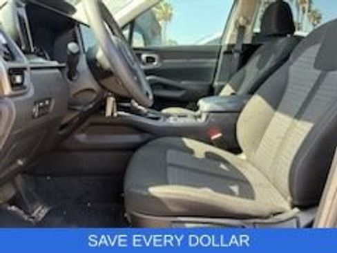 Used 2022 Kia Sorento LX FWD image 13