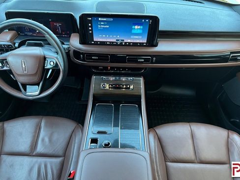 Used 2025 Lincoln Aviator Reserve AWD/4WD image 15