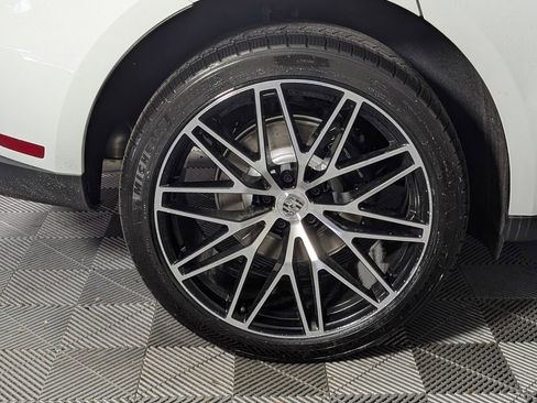 New 2026 Porsche Macan image 13