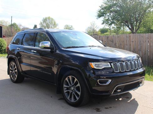 Used 2017 Jeep Grand Cherokee Overland image 2