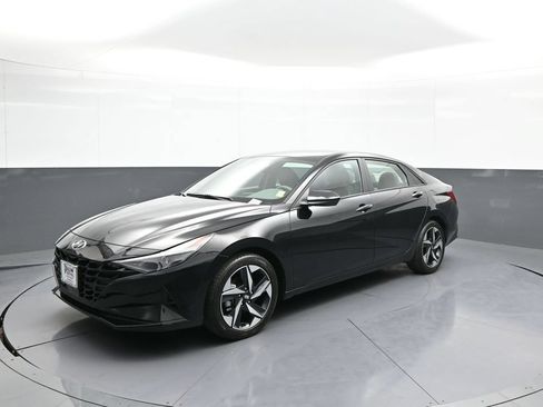 Certified 2023 Hyundai Elantra SEL w/ Convenience Package FWD image 1