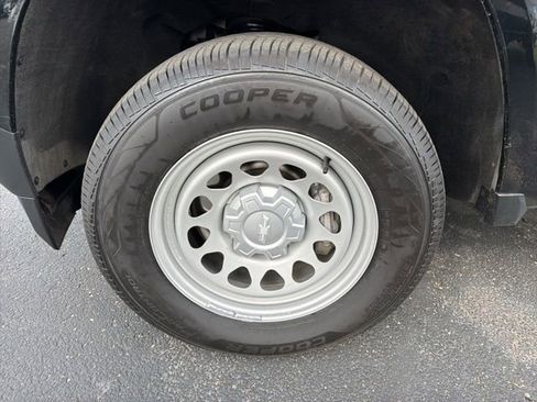 Used 2023 Chevrolet Colorado W/T image 11