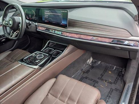 Used 2023 BMW 740i w/ Parking Assistance Package RWD image 24