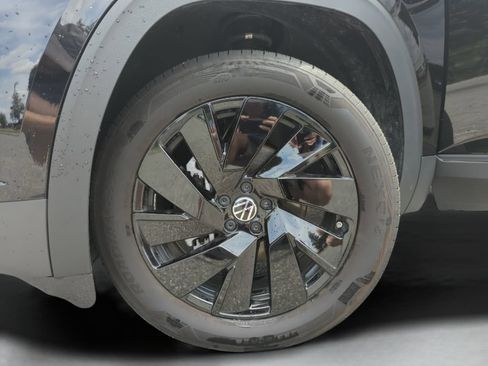 Certified 2025 Volkswagen Atlas SE w/ Black Wheel Package AWD/4WD image 49