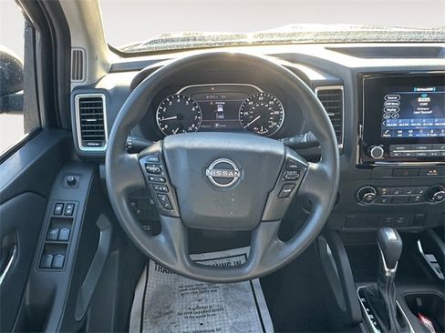Used 2022 Nissan Frontier SV image 12