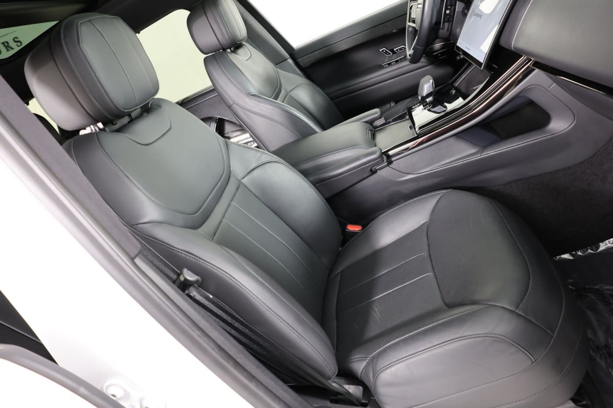 Used 2024 Land Rover Range Rover Sport Dynamic SE AWD/4WD image 30