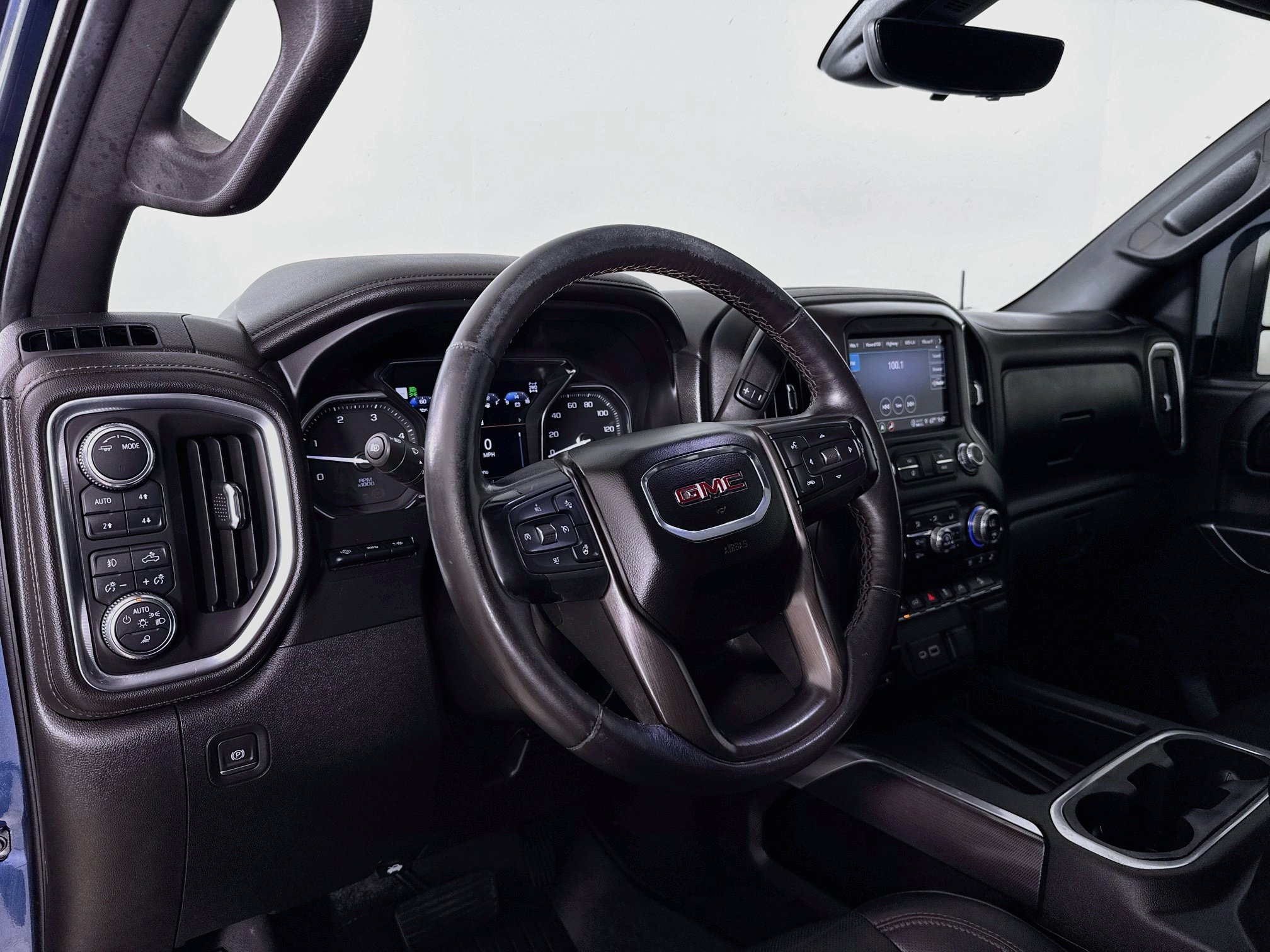 Used 2021 GMC Sierra 2500 AT4 w/ AT4 Premium Plus Package AWD/4WD image 10