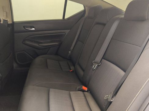 Used 2019 Nissan Altima 2.5 SV FWD image 18