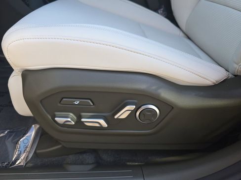 New 2025 Hyundai Santa Fe Calligraphy FWD image 31