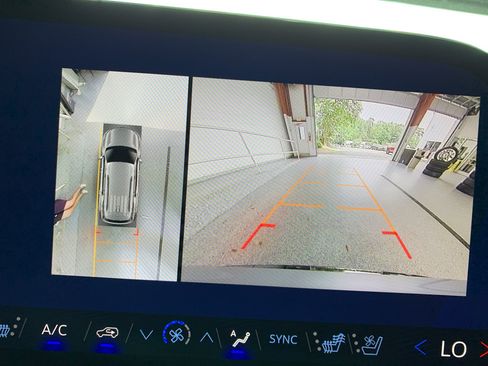 New 2026 Chevrolet Traverse RS w/ LPO, Floor Liner Package FWD image 25