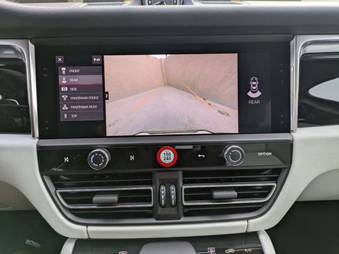 New 2026 Porsche Macan image 19