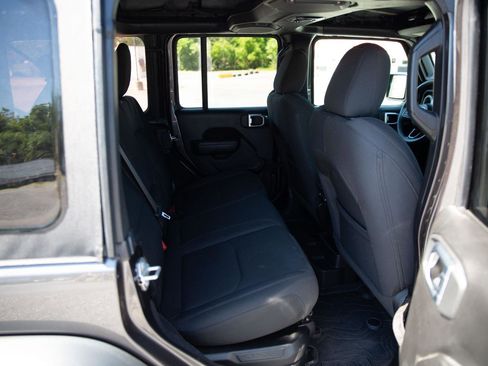 Used 2023 Jeep Wrangler Unlimited AWD/4WD image 22