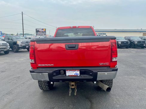 Used 2008 GMC Sierra 2500 SLT w/ Z71 Off-Road Package AWD/4WD image 4