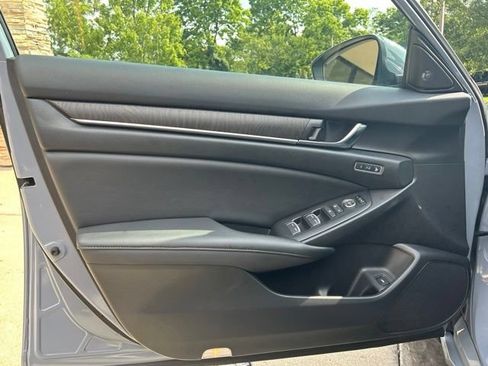 Used 2021 Honda Accord Touring image 27