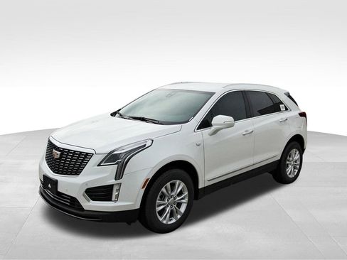 New 2025 Cadillac XT5 Luxury image 2