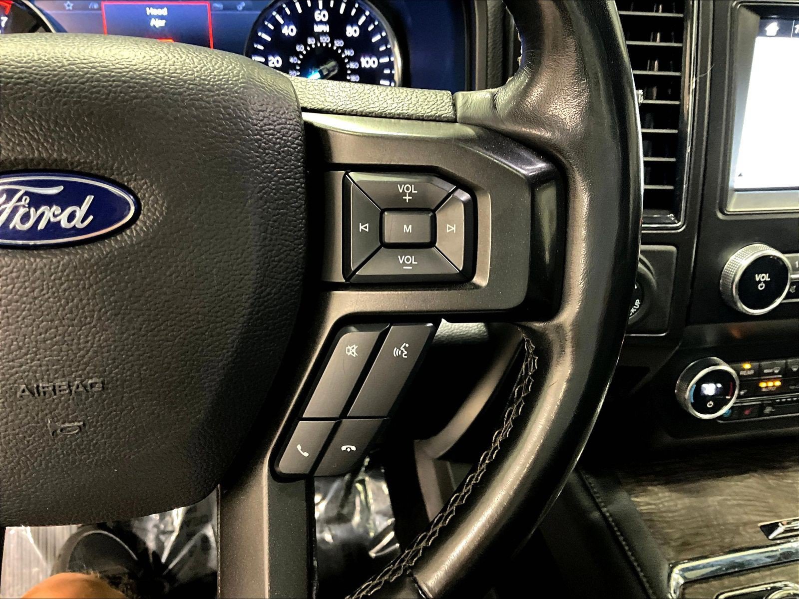 Used 2019 Ford Expedition Limited w/ Equipment Group 302A AWD/4WD image 12
