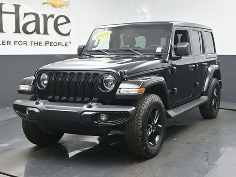 Used 2023 Jeep Wrangler Unlimited Sahara AWD/4WD image 34