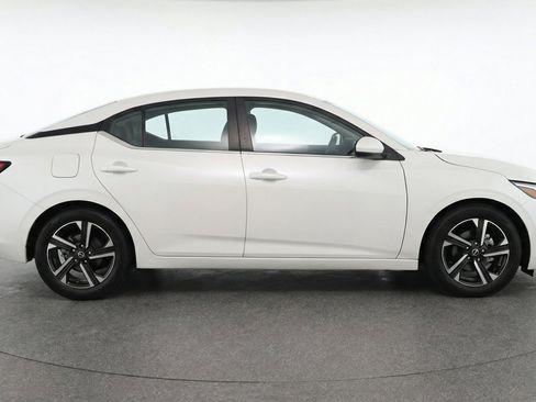 Used 2025 Nissan Sentra SV FWD image 11