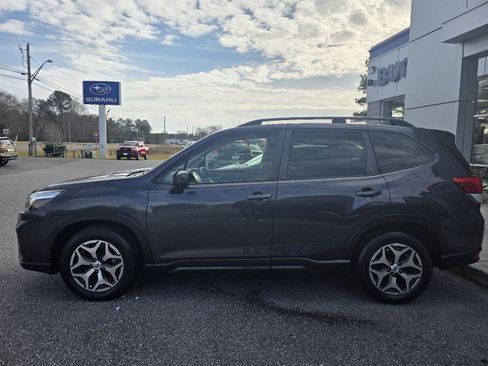 Used 2019 Subaru Forester Premium image 8