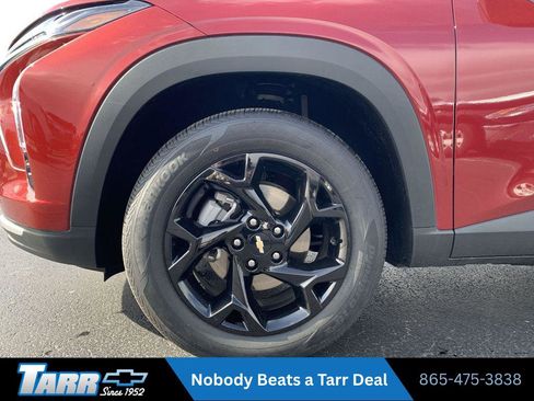 Used 2025 Chevrolet Trax LT w/ LT Convenience Package FWD image 18