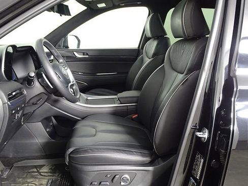 Used 2024 Hyundai Palisade Calligraphy image 13