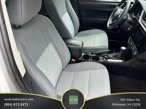 Used 2017 Toyota Corolla SE image 11