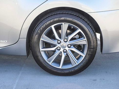 Used 2016 Lexus ES 300h w/ Ultra Luxury Package FWD image 11