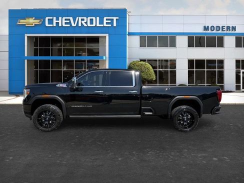 Used 2021 GMC Sierra 3500 Denali w/ Denali Black Diamond Edition AWD/4WD image 2