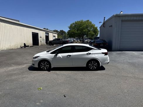 Used 2024 Nissan Versa S w/ S Plus Package image 8
